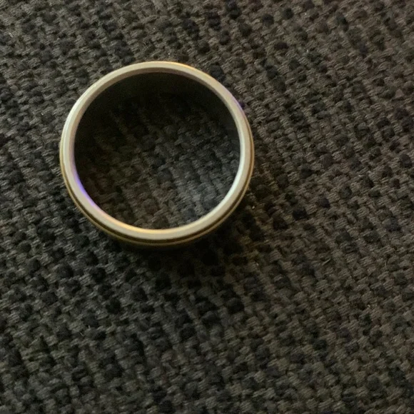Men’s Ring Stainless Steel Band size 10 gold tone trim - Picture 3 of 4